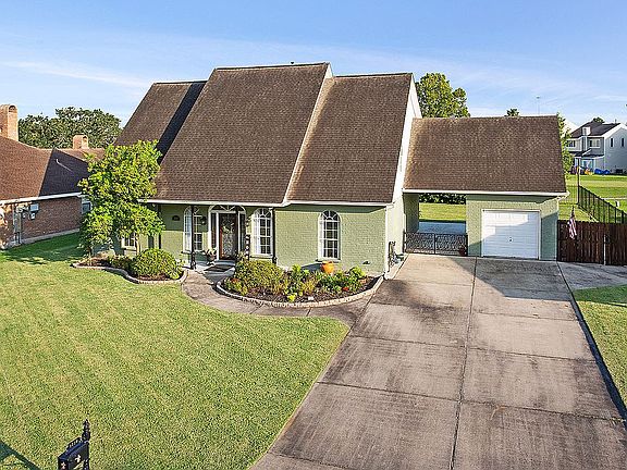 2nd image of 1720 Lake Salvador Dr