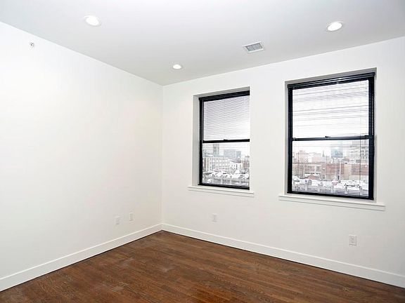 3rd image of 1223 Raymond Blvd