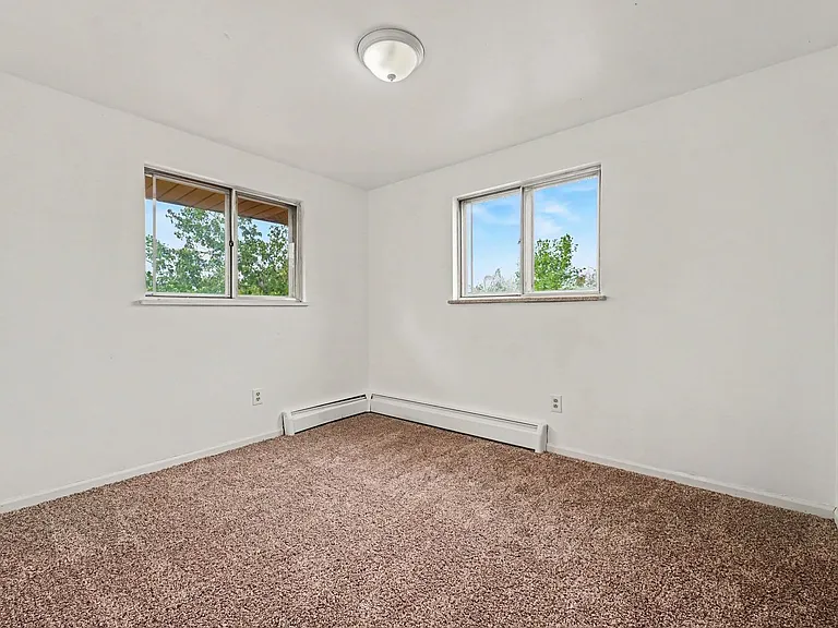 12th10250 — Photo 12