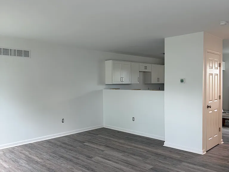 121 Westover Dr — Photo 13