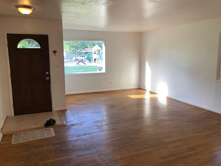 1412 Avenue D — Photo 9