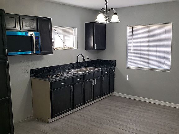 3rd image of 204 W Alameda St