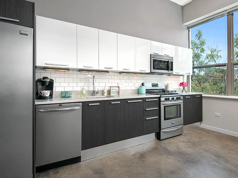 13thirteen Randolph Street Lofts — Photo 23