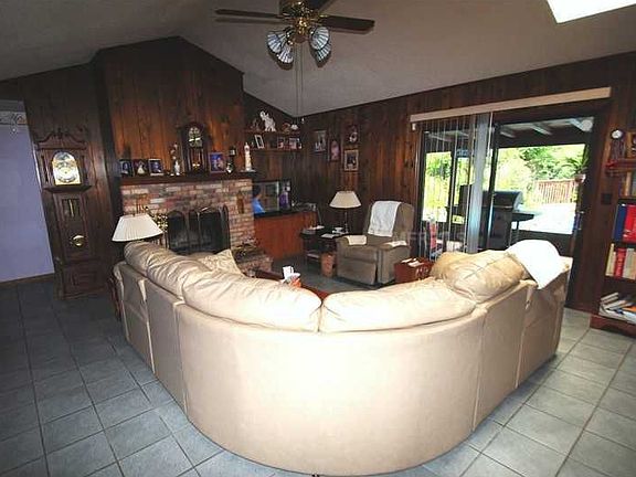 5th image of 1909 Coble Dr