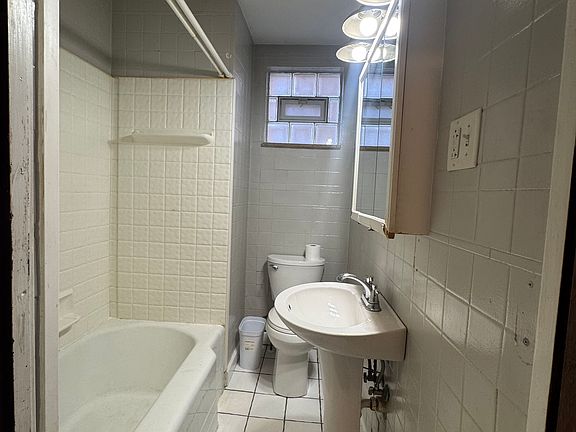2nd image of 1101 Indiana Ave APT 1