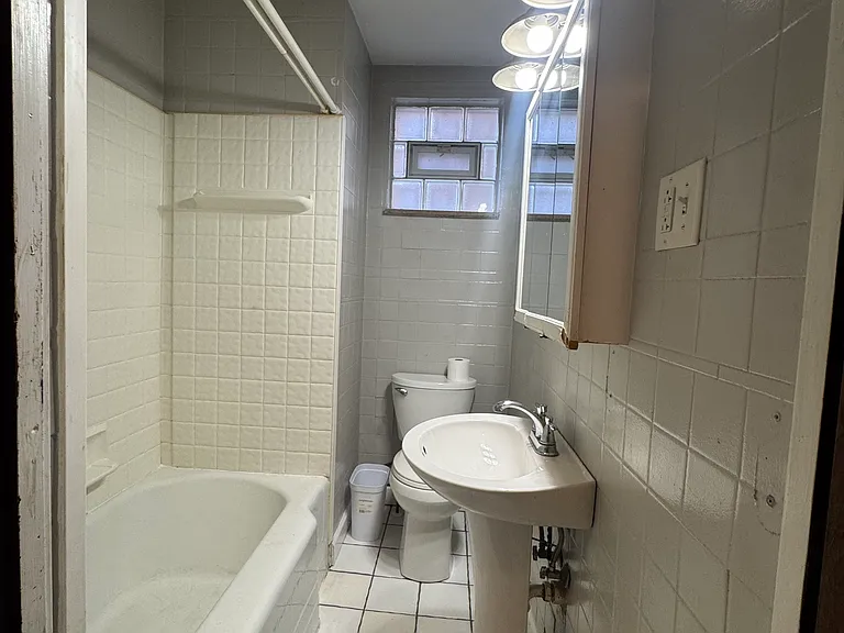 1101 Indiana Ave #1 — Photo 2
