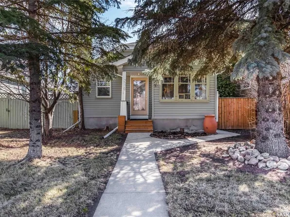 310 8th STREET E, Saskatoon, SK S7H 0P5