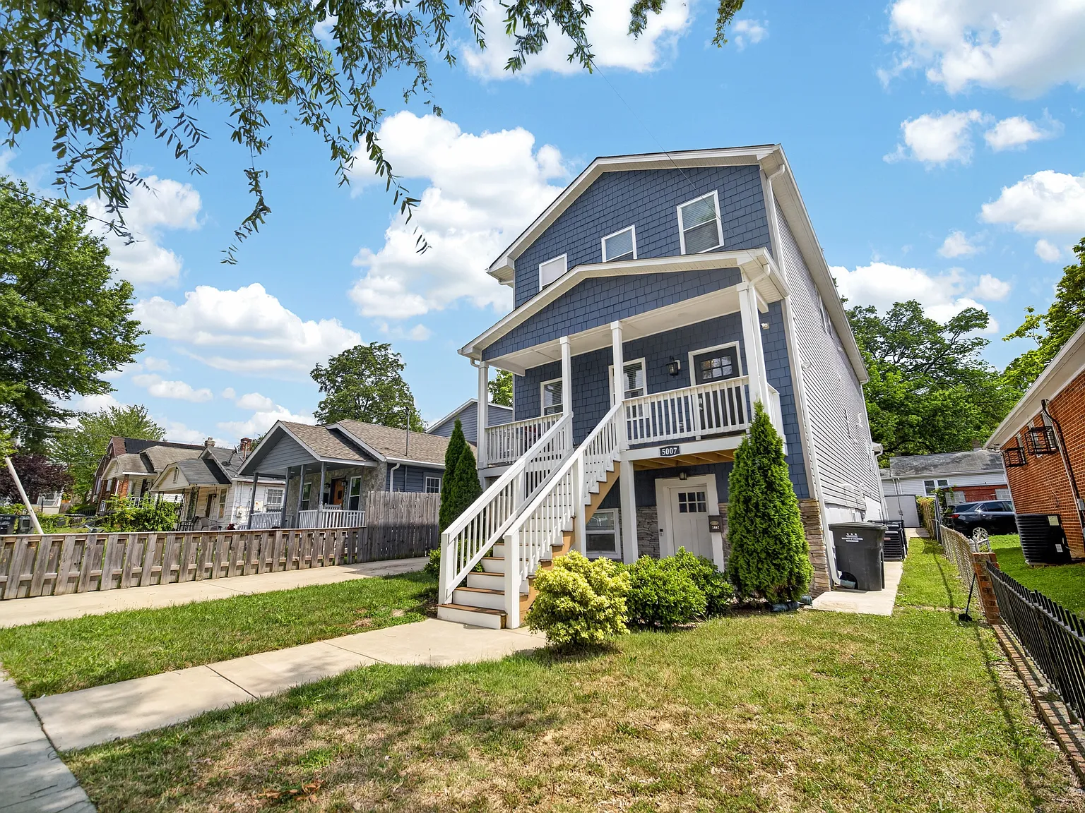 5 bed, 4000 sqft, $6,299 — Photo 3