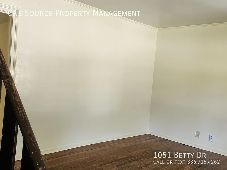 1051 Betty Dr — Photo 5