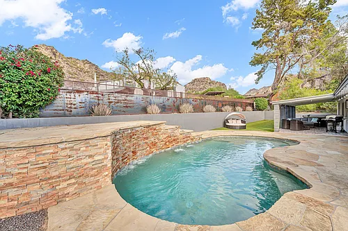 2432 E Piestewa Peak Dr Photo 1