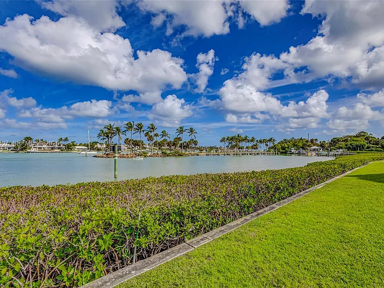 755 Saturn St #G202 — Photo 10