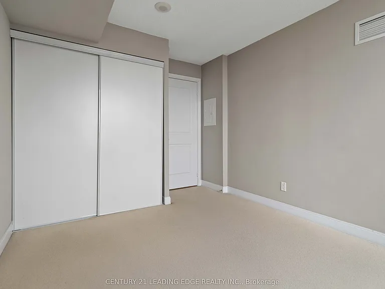 330 Burnhamthorpe Rd W #806 — Photo 25