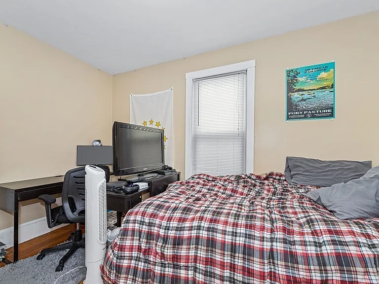 44 Hillside St #1D — Photo 16