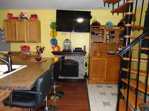 5th image of 46 Teke Burton Dr