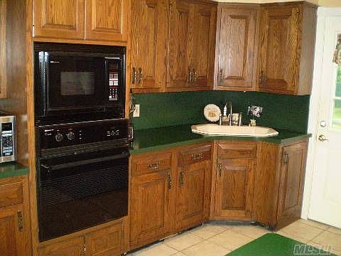 4th image of 163A Jerusalem Ave