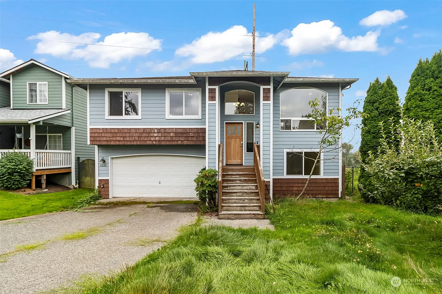 1121 Lake Crest Drive photo 1