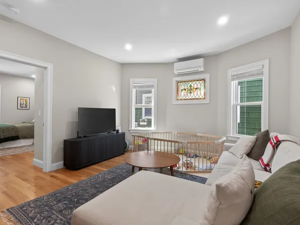 17 Chelmsford St, Dorchester, MA