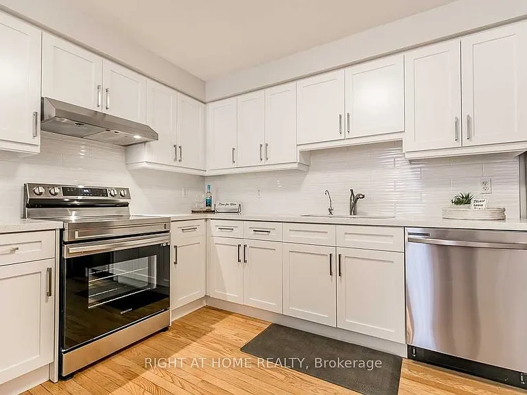 6 Peter St — Photo 16