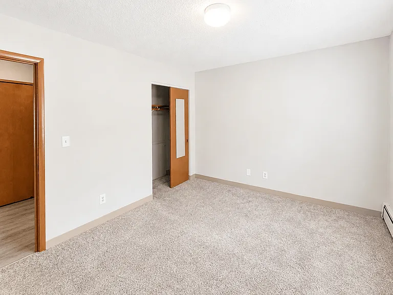 Richfield Square Apartments — Photo 35