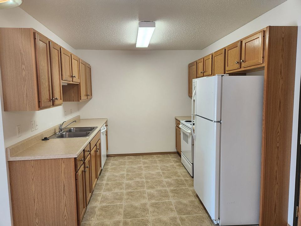 1st image of 3219 S Sycamore Ave #107