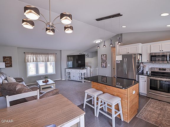 2nd image of 5583 Madison Cir
