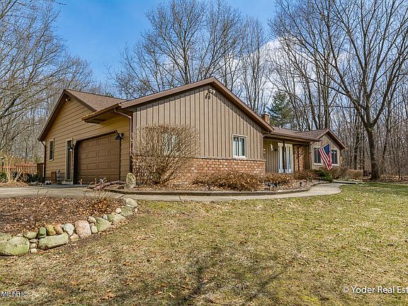 3rd image of 3749 Oak Meadow Ln SE