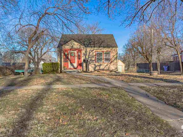 209 S Adams St, Junction City, KS 66441