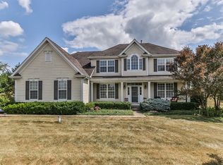 5 Harrington Ct, Hawthorn Woods, IL 60047