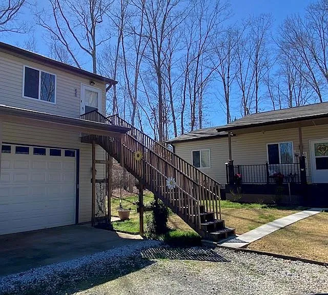 420 Burdette Rd #1 — Photo 1