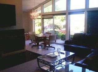 7601 Barnsbury Dr, West Bloomfield, MI 48324