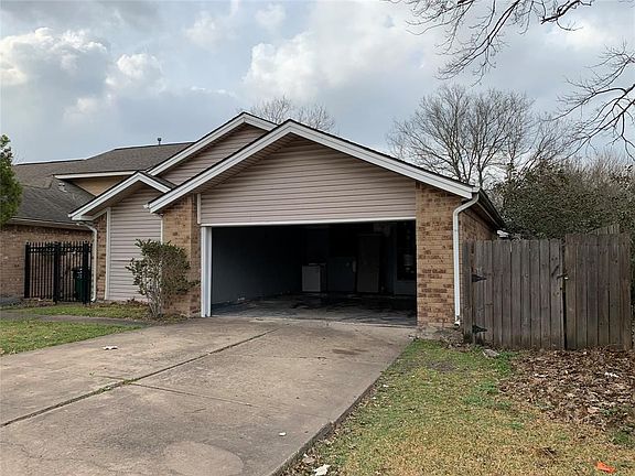 3rd image of 12818 Westpark Dr