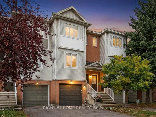 24 Manhattan Cres, Ottawa, ON K2C 4B4