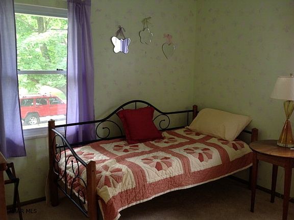 5th image of 614 Lafayette Ave
