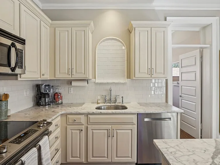 1176 N Gaylord St #101 — Photo 21