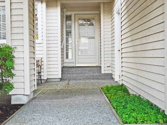 2nd image of 6615 113th Pl SE