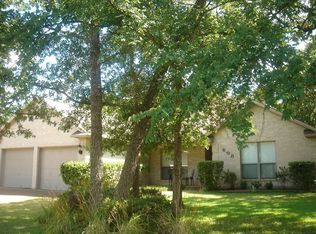 608 Summerglen Dr, College Station, TX 77840