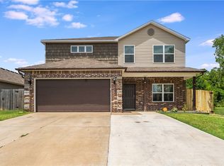 203 E Glendale Ln, Rogers, AR 72758