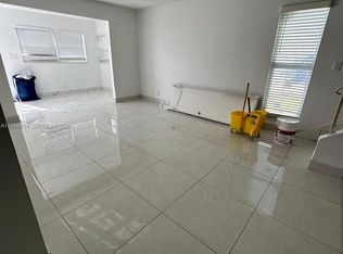700 SW 80th Ter, North Lauderdale, FL 33068