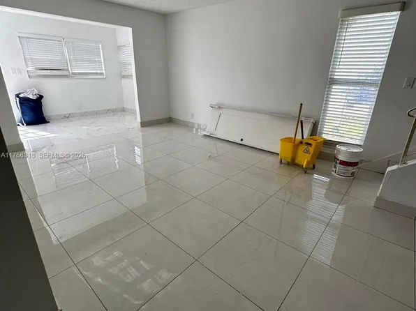 700 SW 80th Ter #0, Pompano Beach, FL 33068