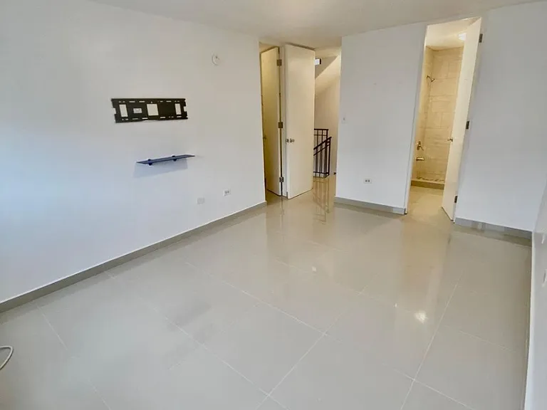 Condominio Jardines del Parque, Carolina. — Photo 11