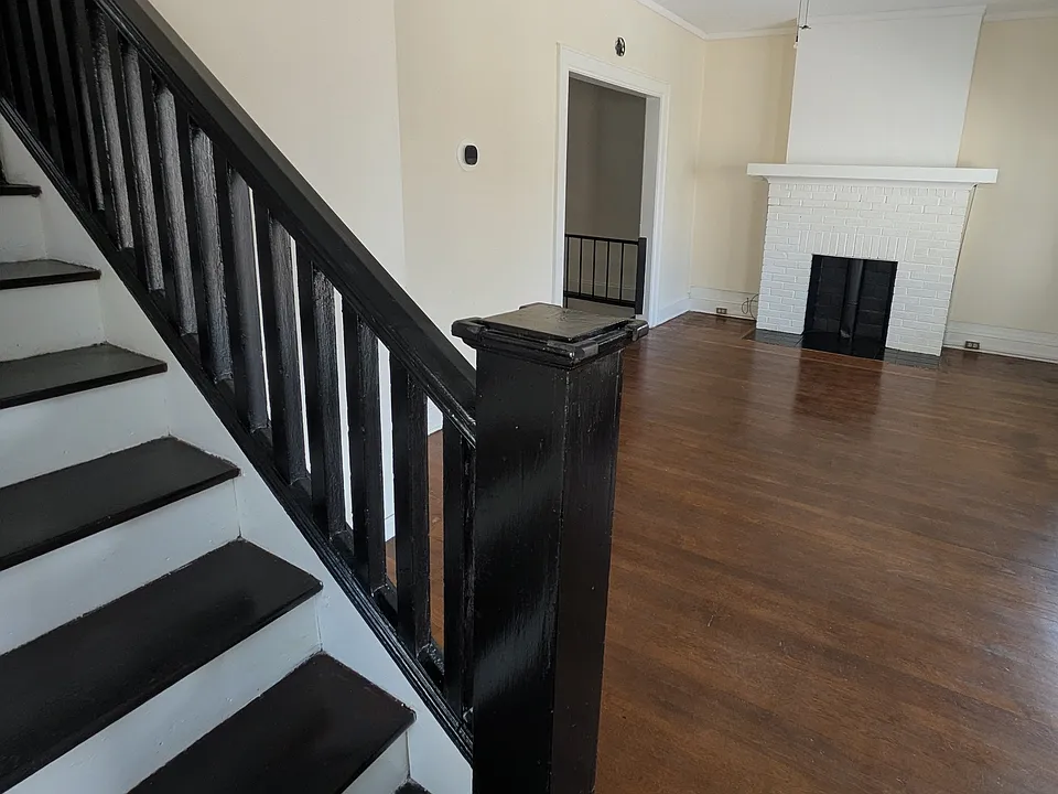 808 Hunt Ave