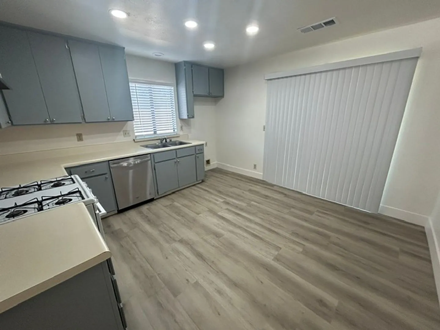 3 Bedroom 2 Bathroom Home in Tulare! $600 off First Month's Rent — Photo 4