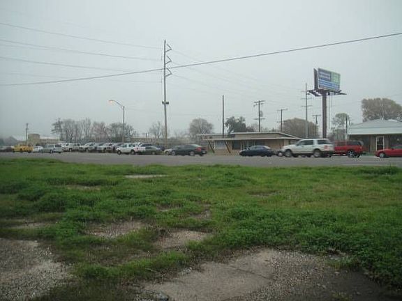 3rd image of 1945 Woodworth Blvd