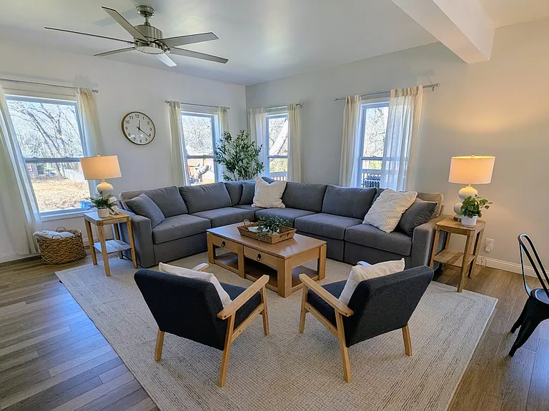207 Twilight Dr — Photo 5