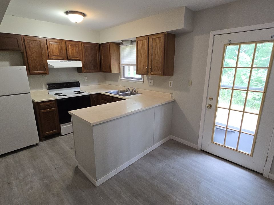 1st image of 400 Beadle Dr #A
