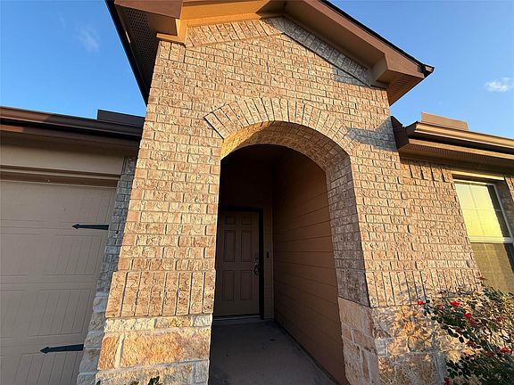 3rd image of 846 Autumn Flats Way