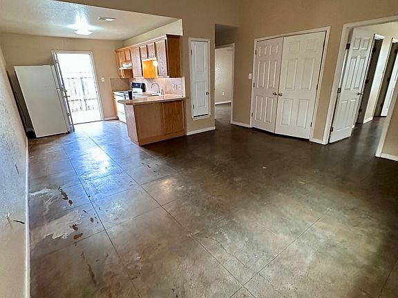3rd image of 817 Willowood #817