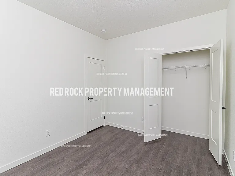 610 S Crescent Ln #1 — Photo 2