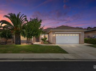 2109 Via Tuscania Ave, Delano, CA 93215