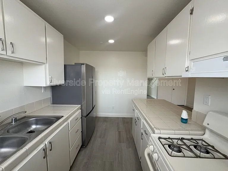 2255 Cahuilla St #105 — Photo 13
